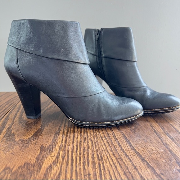 Sofft 10M 3.5” heeled boot - Picture 2 of 6